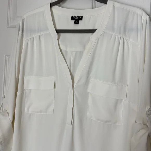 Torrid- HARPER GEORGETTE PULLOVER 3/4 SLEEVE BLOUSE - Picture 3 of 3